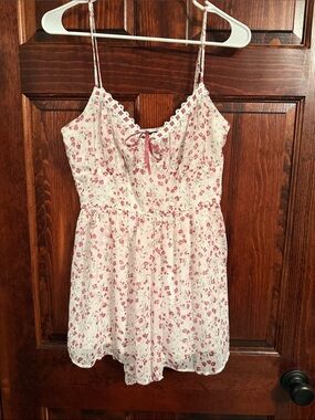 Francesca's Collections Pink & Cream Floral Lace-Trim Cami Romper